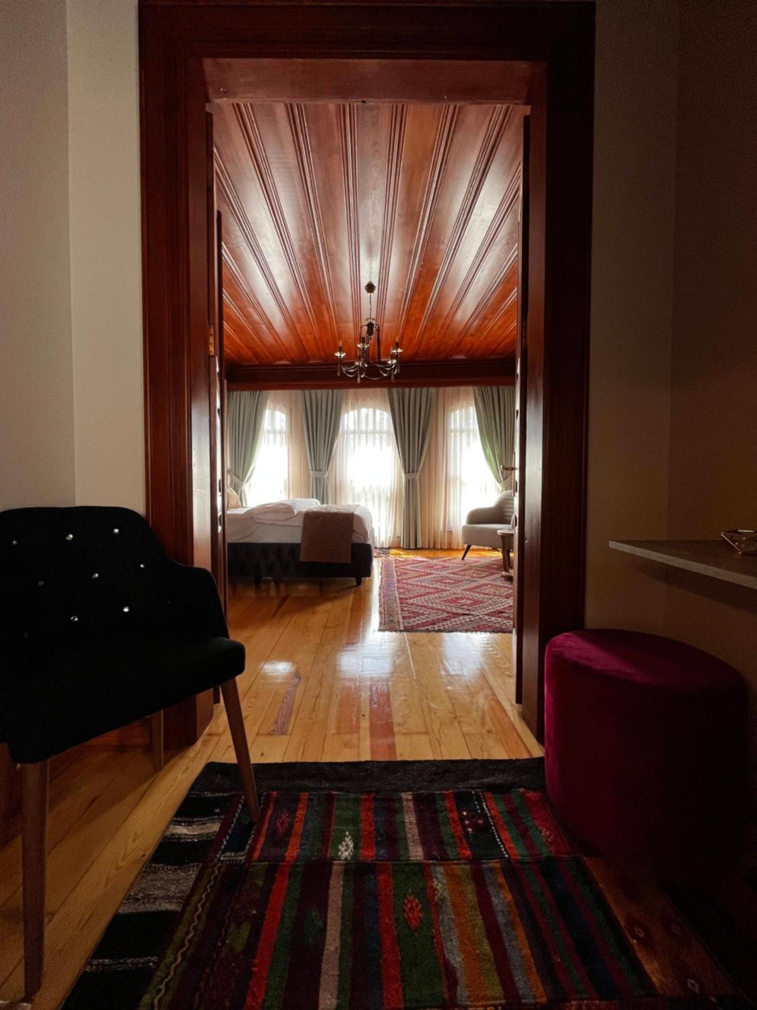 Lily Mansion Apartment Истанбул Екстериор снимка
