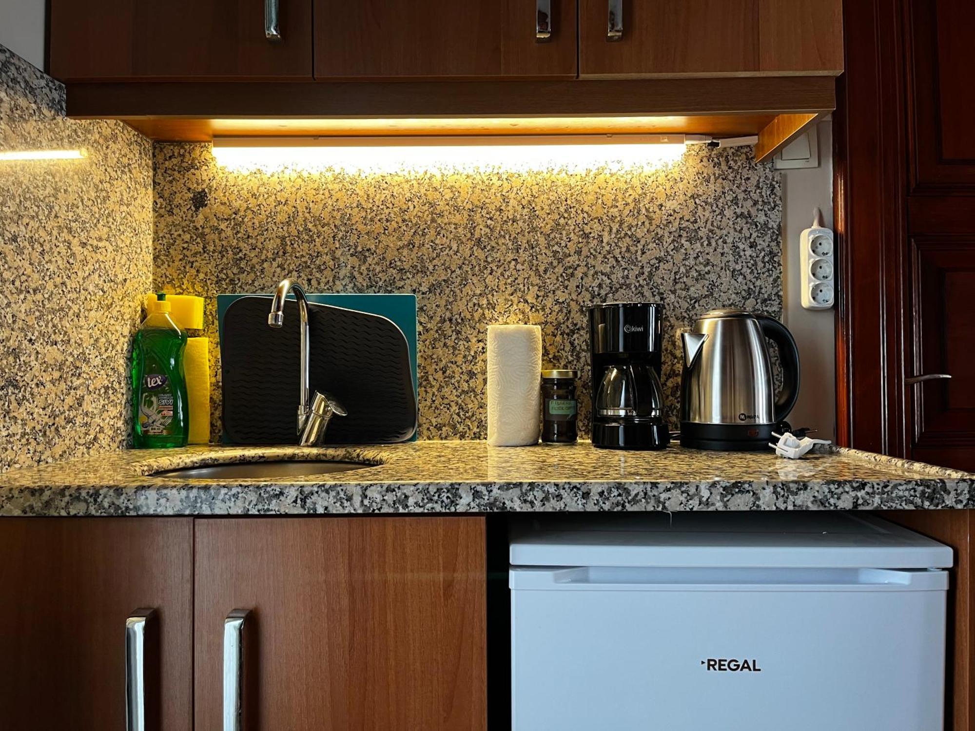 Lily Mansion Apartment Истанбул Екстериор снимка
